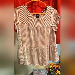 Woman's short sleeve top size L by W5